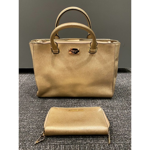 Michael Kors Handbags - Micheal Kors Gold Shimmer Crossbody Purse & Matching Wallet